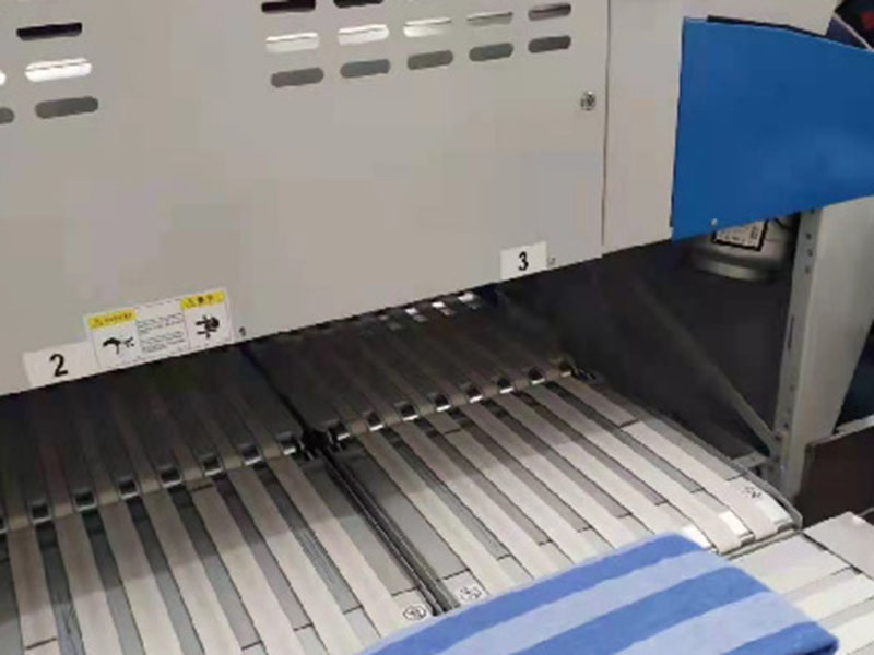 洛南巾类折叠机-01