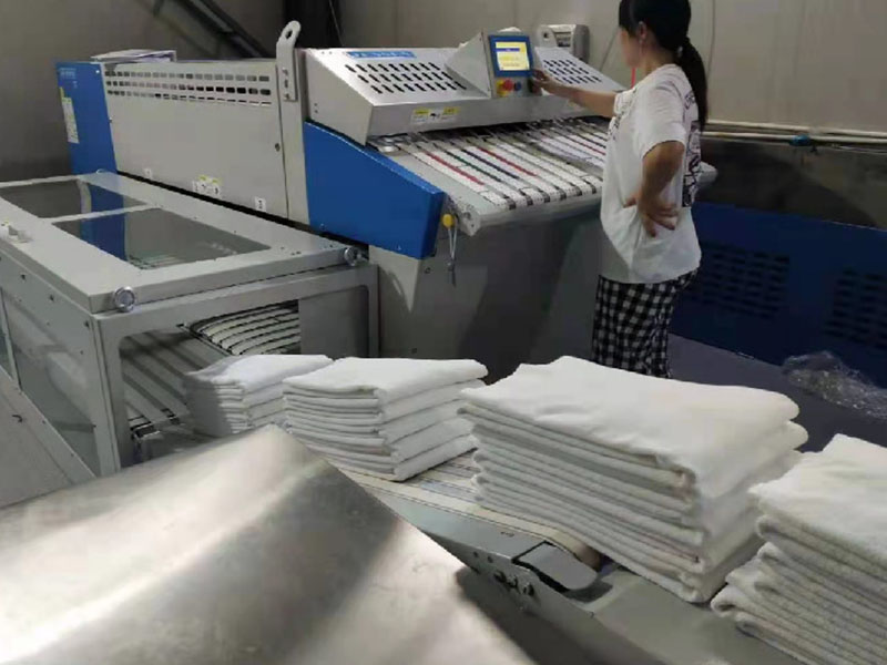 洛南巾类折叠机-02